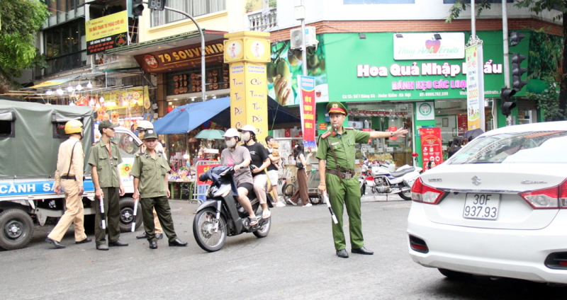 Đảm bảo ANTT khu vực chợ Trung thu Hàng Mã -0