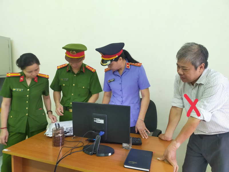 Bắt Hiệu trưởng và 2 kế toán Trường Cao đẳng Công nghiệp Thanh Hóa -0