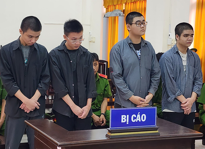 Mua súng về phòng thân 4 thanh niên ở Phú Quốc lãnh án tù -0