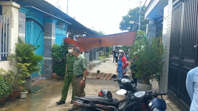 Người đàn ông tử vong bên đường sau cuộc cãi vã   -0