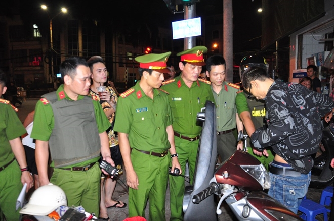 Điều kiện xác định người bị phơi nhiễm, nhiễm HIV do tai nạn rủi ro nghề nghiệp -0