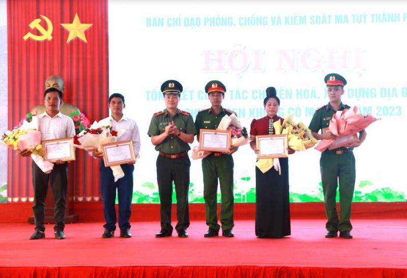 Xã đầu tiên tại Sơn La “sạch” ma túy -0