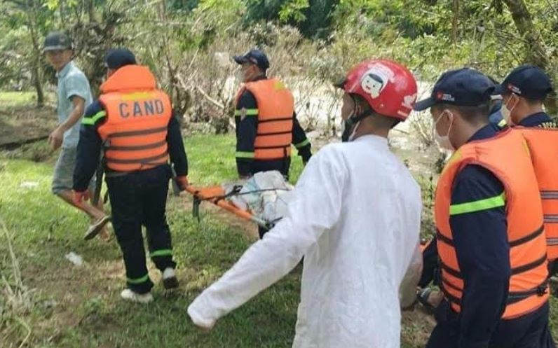 Tìm thấy thi thể cả 3 nạn nhân do lũ cuốn trôi tại Sơn La -0