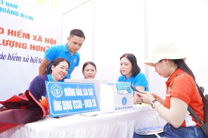 Bộ Công an phối hợp với BHXH Việt Nam tích hợp tiện ích sổ Bảo hiểm xã hội trên ứng dụng VNeID -0