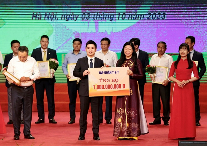 T&T Group ủng hộ 1 tỷ đồng cho Quỹ “Vì người nghèo” TP Hà Nội -1