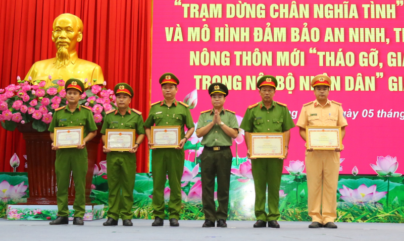 Trạm dừng chân nghĩa tình, lan tỏa hình ảnh đẹp về người chiến sĩ CAND -0