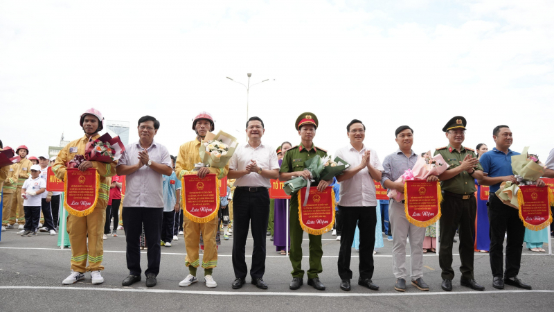 Ấn tượng các vận động viên “nhí” tranh tài tại Hội thao nghiệp vụ chữa cháy và cứu nạn, cứu hộ -0