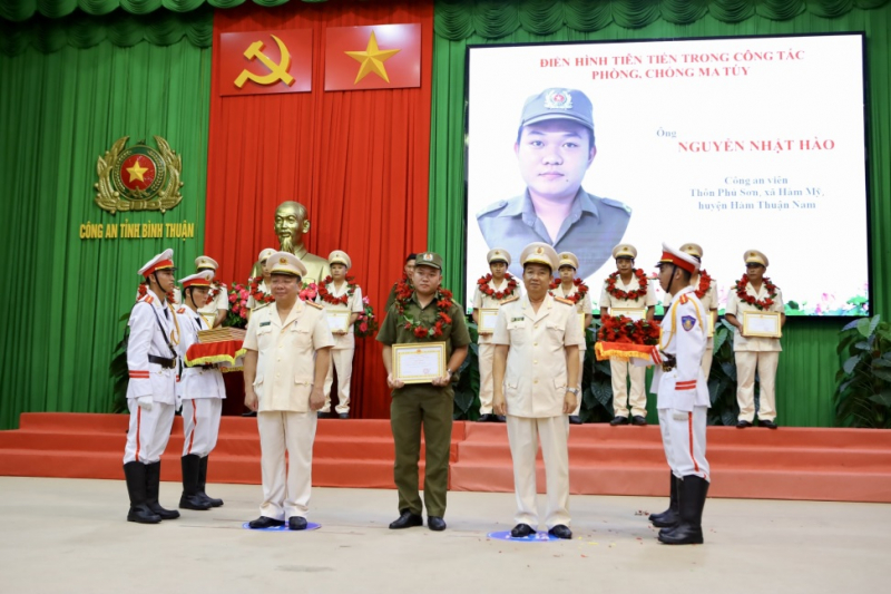 Quyết tâm đấu tranh, không khoan nhượng với tội phạm ma túy -0