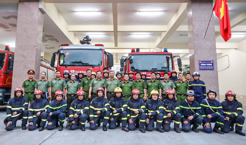 Minister To Lam visits fire and rescue unit in Hanoi -0