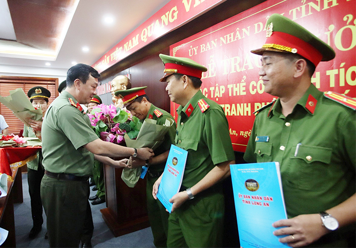 Cháu bé 3 tuổi được giải cứu như thế nào? -0