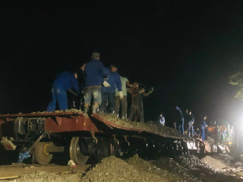 21h ngày 8/10: Đường sắt Hà Nội- Lào Cai chính thức hoạt động trở lại sau gần 2 ngày tạm dừng vì sạt lở -0