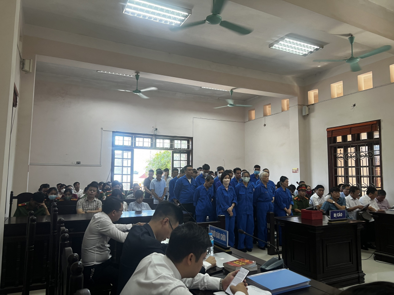 Hai cựu lãnh đạo Sở ở Thái Nguyên hầu tòa trong vụ khai thác hơn 3 triệu tấn than lậu  -0