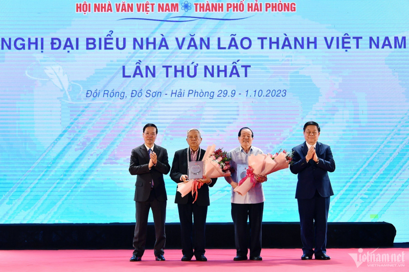 Những cụ già ngụ ở Đồi Rồng -0