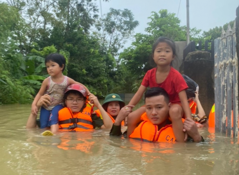 Lực lượng Công an chủ động ứng phó với mưa lớn, ngập lụt, nguy cơ lũ quét, sạt lở đất -0
