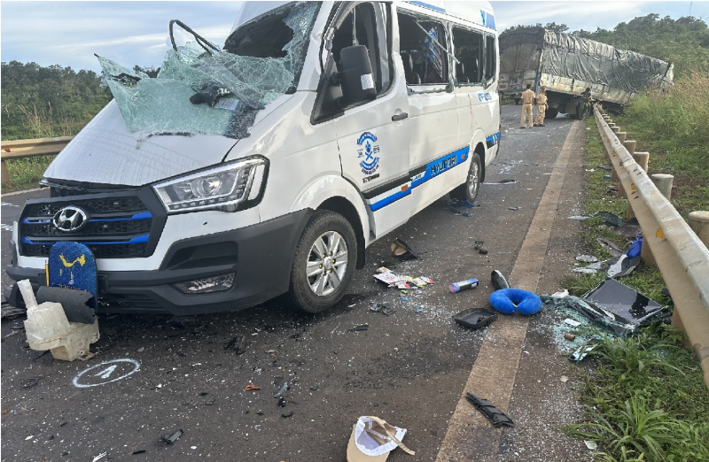 Tạm giữ hình sự tài xế xe tải gây tai nạn với xe khách làm 13 người thương vong -0