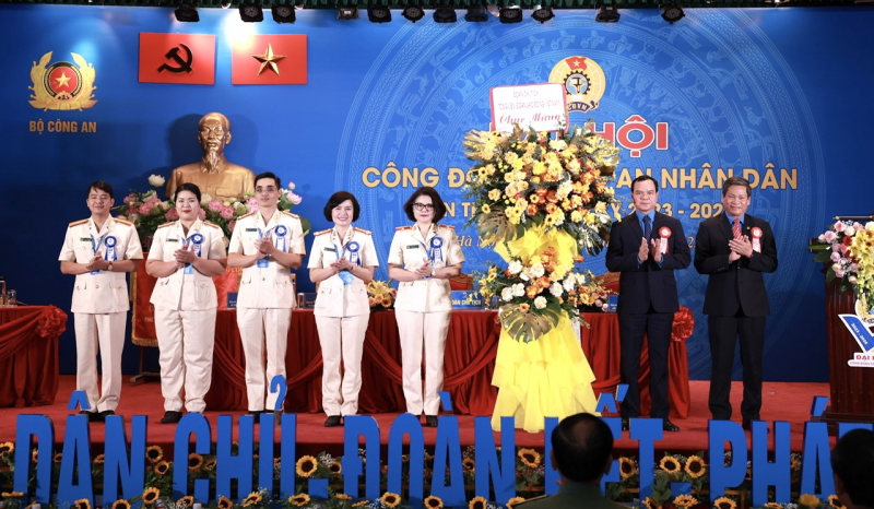 Khai mạc phiên trọng thể Đại hội đại biểu Công đoàn CAND lần thứ VI -0