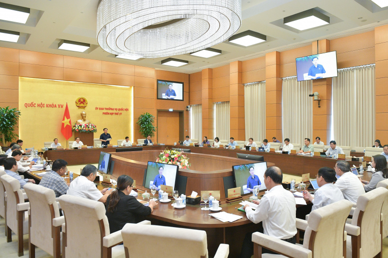 Cho ý kiến phương án cải cách tiền lương, lấy phiếu tín nhiệm chức danh lãnh đạo -0