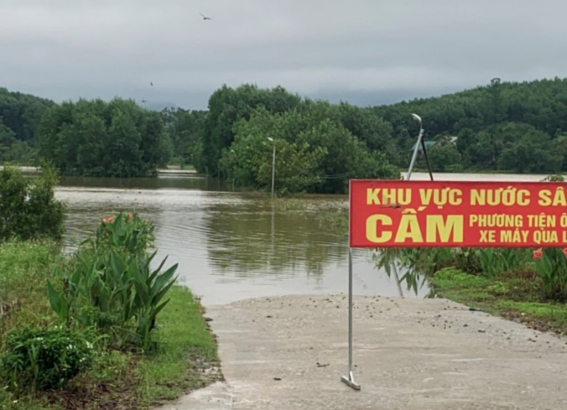 Mưa lớn gây ngập lụt cục bộ nhiều vùng thấp trũng ở Thừa Thiên Huế  -0