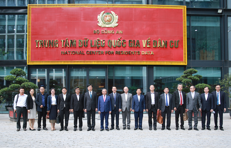 Tăng cường hợp tác trong lĩnh vực chuyển đổi số với Lào -0