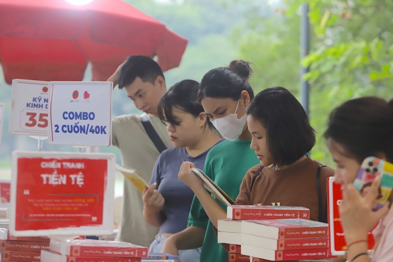 30 publishers and book distributors join Hanoi Book Fair 2023 -0