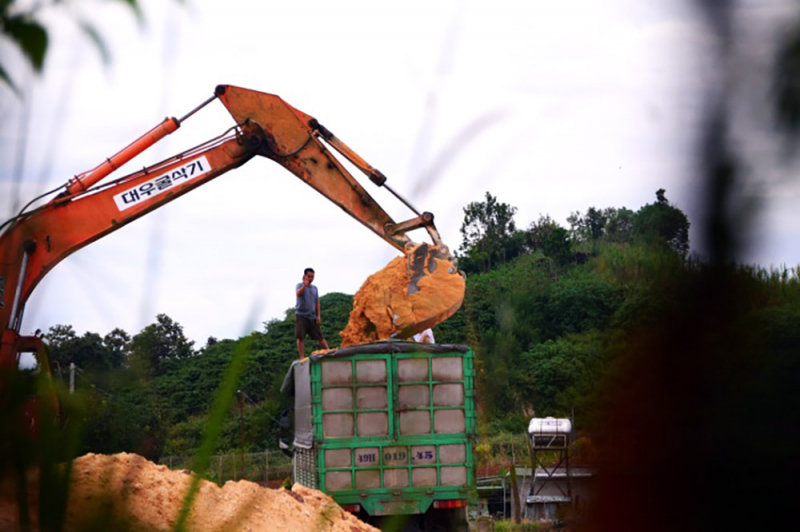 Đường đi của khoáng sản nhập nhằng nguồn gốc (Bài 2) -0