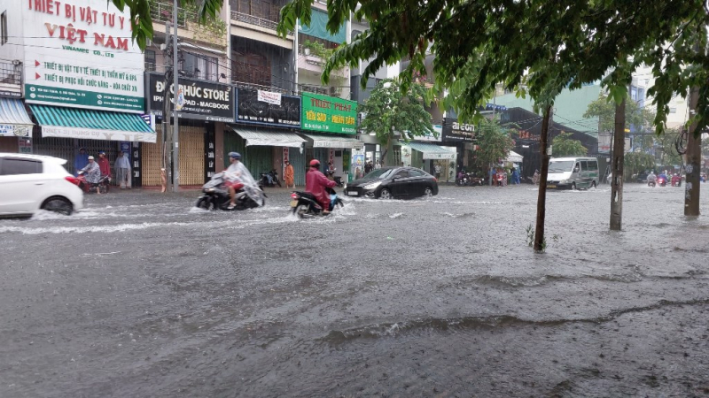 Mưa lớn nguy cơ ngập lụt nhiều nơi, Đà Nẵng ra thông báo khẩn cho học sinh nghỉ học -1