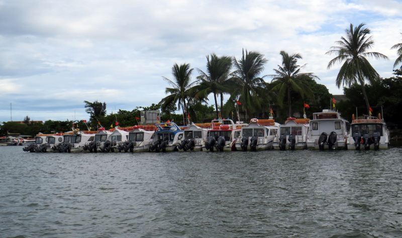 Quảng Nam: Giao thông đường bộ nhiều nơi bị ách tắc, tuyến Hội An - Cù Lao Chàm ngừng hoạt động -0