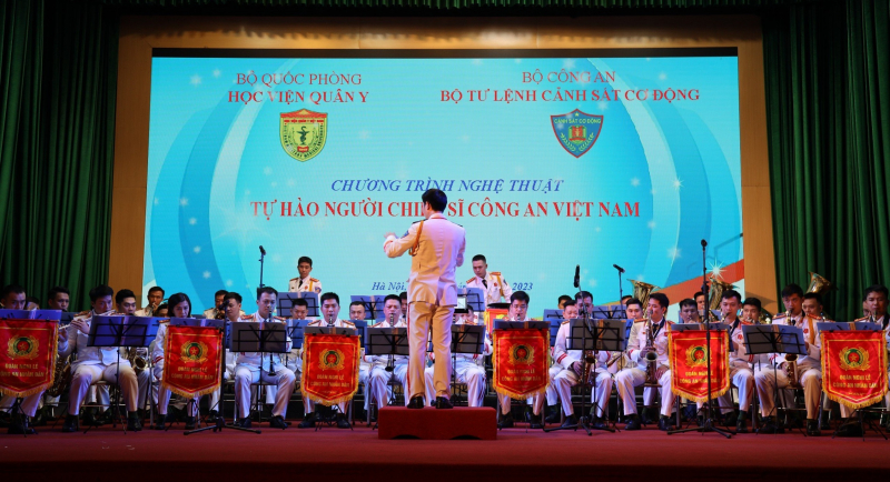 Đoàn Nghi lễ CAND biểu diễn phục vụ cán bộ chiến sĩ Học viện Quân y -0