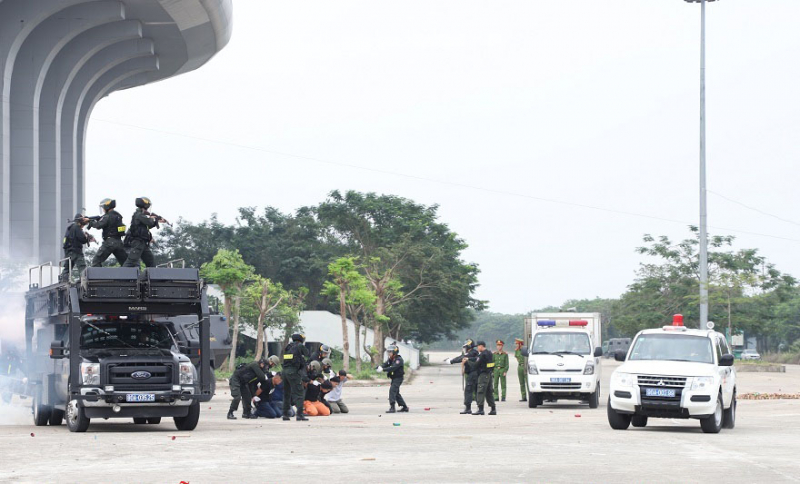 Công an tỉnh Hà Nam diễn tập thực binh -1