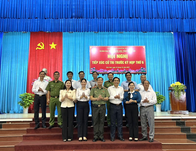 Trước kỳ họp thứ 6, đồng chí Lê Tấn Tới tiếp xúc cử tri 2 huyện Đức Hòa và Đức Huệ -0