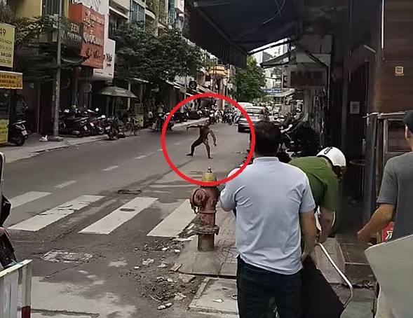 Nghi ngáo đá lên cơn chém nhiều người bị thương rồi tự sát -0
