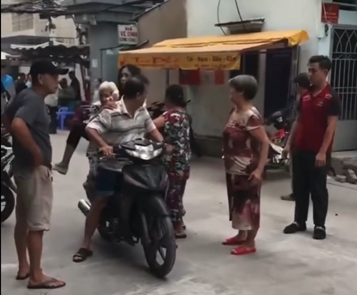 6 người bị thương trong vụ nghi “ngáo đá” sử dụng hung khí tấn công nhiều người trên đường -0