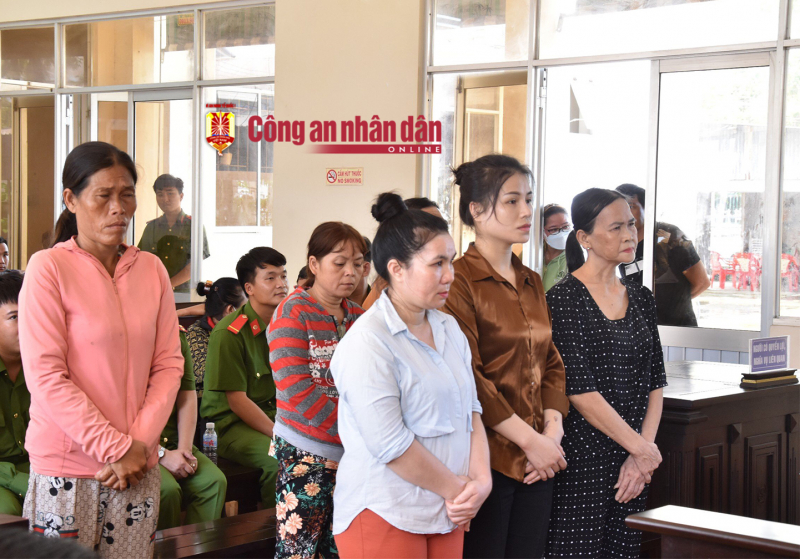 Lừa bán phụ nữ lấy chồng Trung Quốc, 6 đối tượng lĩnh 88 năm tù -0