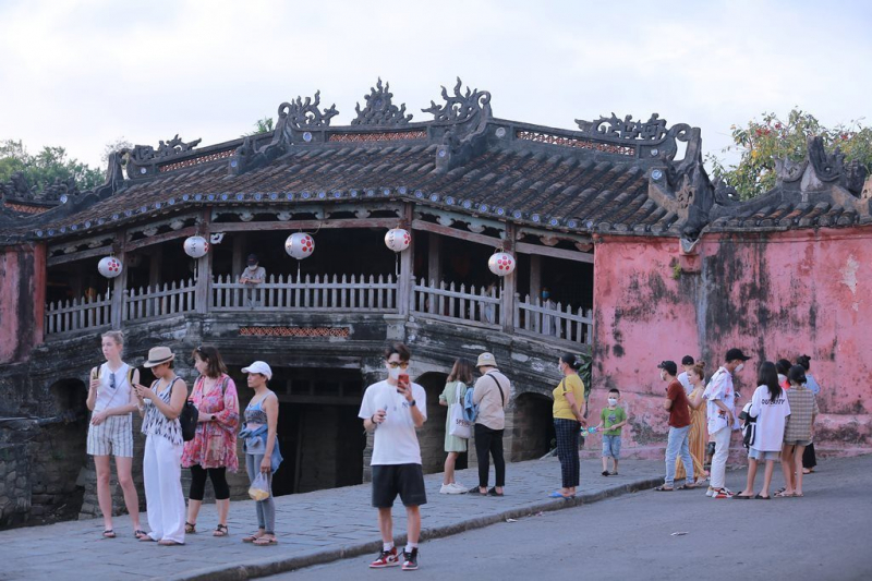 Hội An xử lý cò mồi, chèo kéo khách du lịch  -0