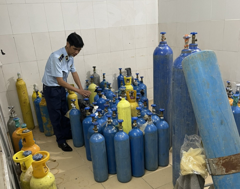 Mua bình khí trôi nổi về san chiết khí cười bán kiếm lời -0