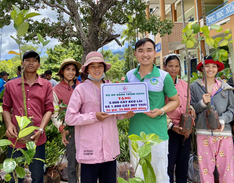 Trung úy Công an tỉnh Gia Lai được tôn vinh là “Thanh niên sống đẹp” -0