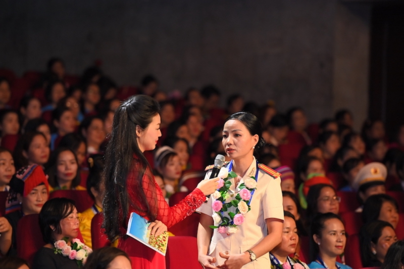 Những cống hiến của phụ nữ cơ sở cho sự phát triển của đất nước -0