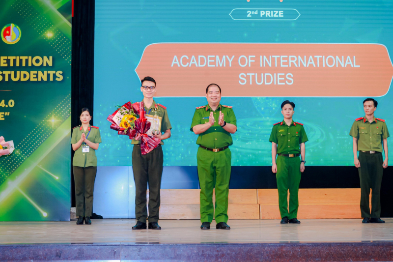 Lần đầu tiên tổ chức cuộc thi tranh biện bằng tiếng Anh cho học viên trong CAND -1