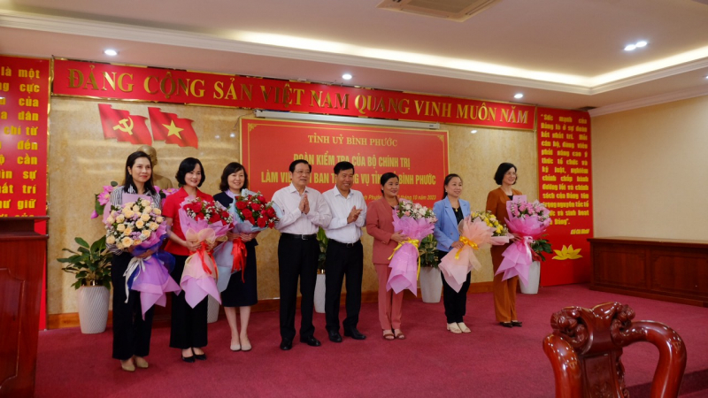 Bình Phước thực hiện tốt công tác cán bộ, nhất là cán bộ lãnh đạo nữ -0