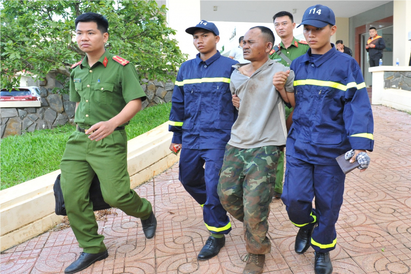 Cử tri Đắk Lắk kiến nghị tăng cường Công an về cơ sở sau vụ khủng bố  -0