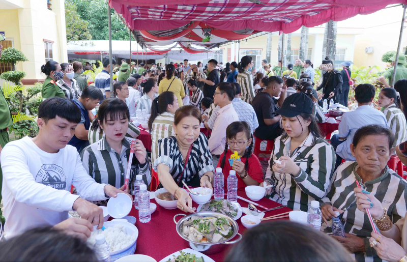 Ấm áp ngày hội gia đình phạm nhân tại Trại giam Cái Tàu -0