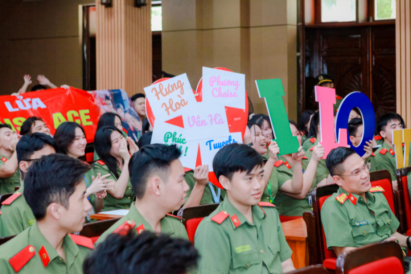 Lần đầu tiên tổ chức cuộc thi tranh biện quốc tế bằng Tiếng Anh cho học viên trong CAND -0