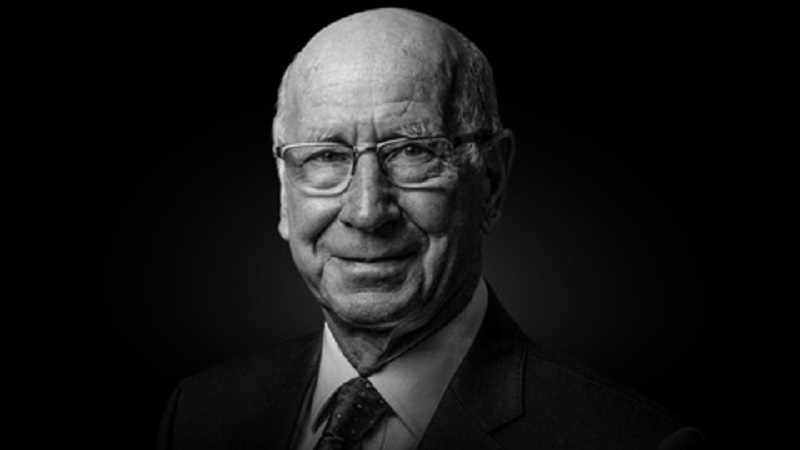 Huyền thoại bóng đá Anh Sir Bobby Charlton qua đời -0