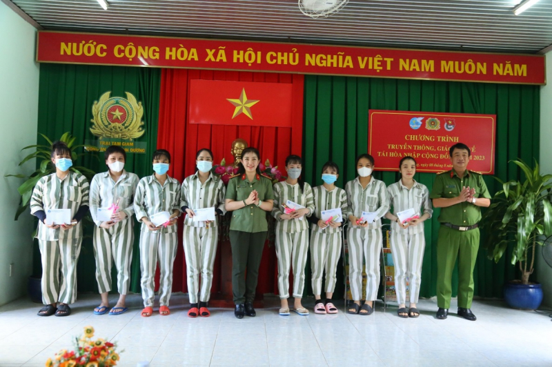 Phụ nữ Công an tỉnh Bình Dương với nhiều hoạt động ý nghĩa, thiết thực -0