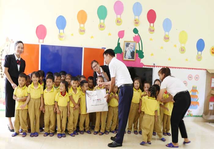 Điện lực Lào Cai đồng hành xây dựng nông thôn mới -0