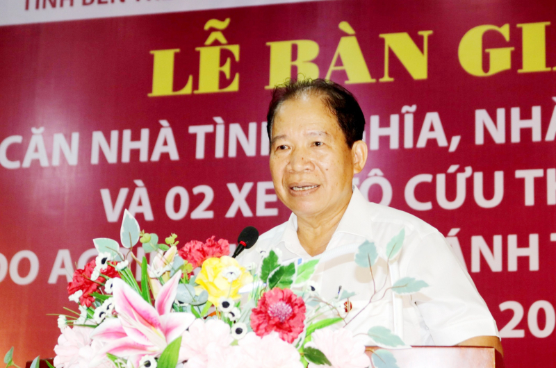 Agribank Bến Tre tài trợ 40 căn nhà tình nghĩa, 2 xe cứu thương cho tỉnh Bến Tre -0