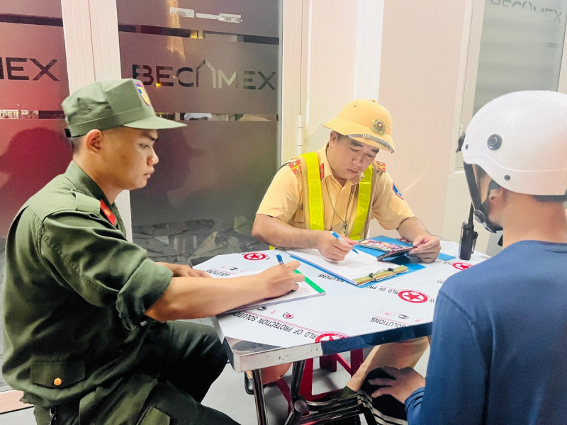 Bình Dương xử phạt  gần 1.800 trường hợp vi phạm nồng độ cồn -0