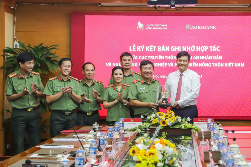 Cục Truyền thông CAND và Ngân hàng Agribank ký kết thỏa thuận hợp tác -0