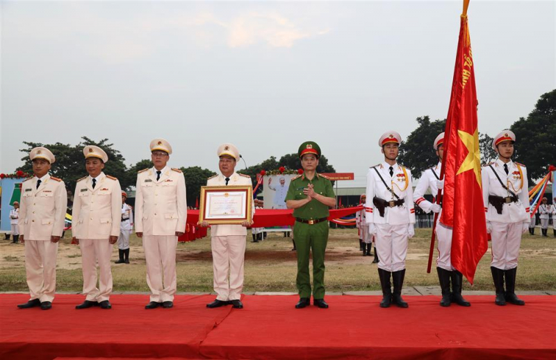 Capital Mobile Police Regiment receives noble order -0