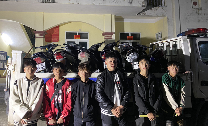 Xử lý 6 đối tượng đua xe trên cầu Móng Sến -0